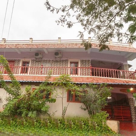 Oyo 24053 Auro Gp Guest House Auroville Buitenkant foto