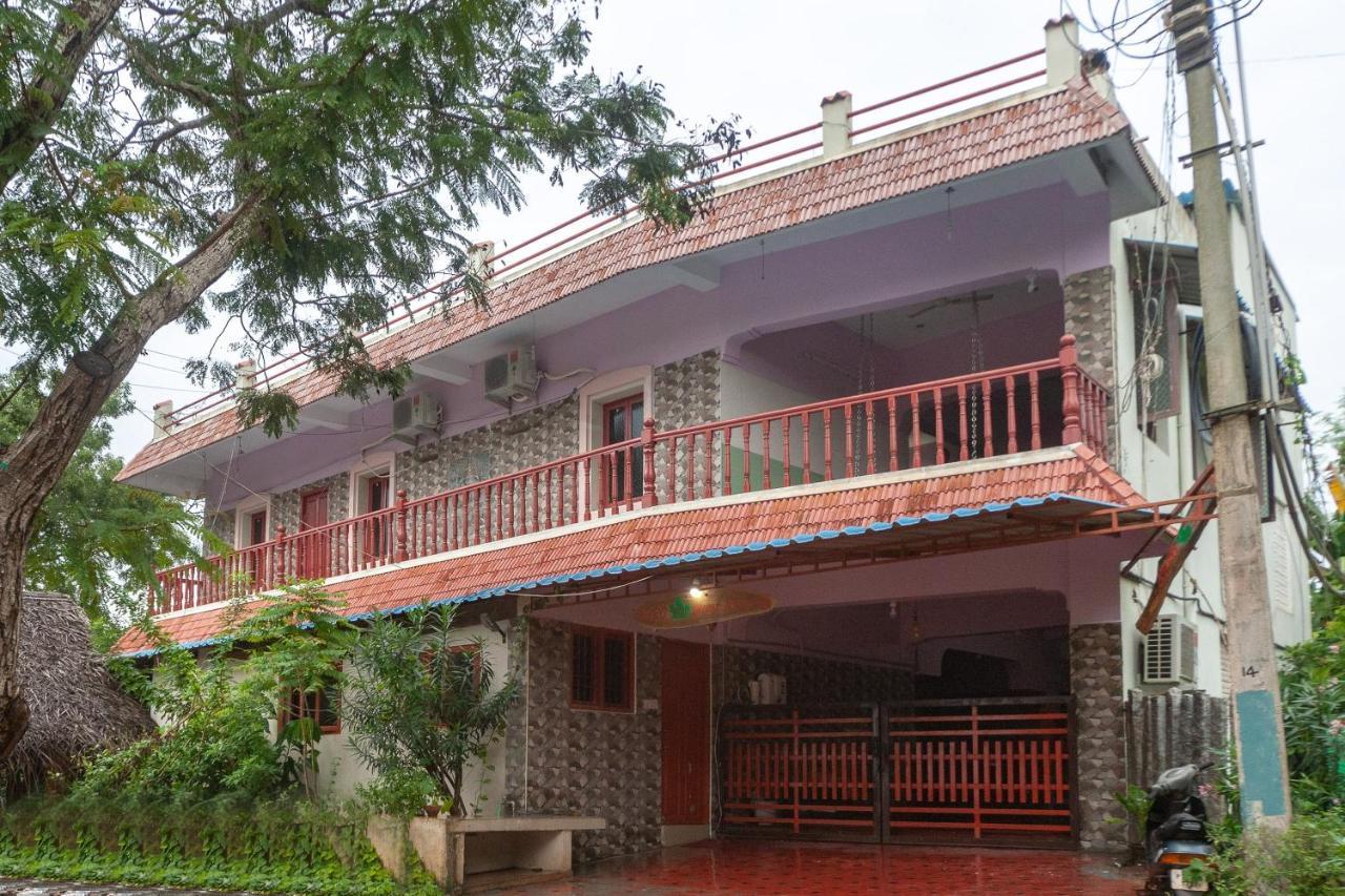 Oyo 24053 Auro Gp Guest House Auroville Buitenkant foto